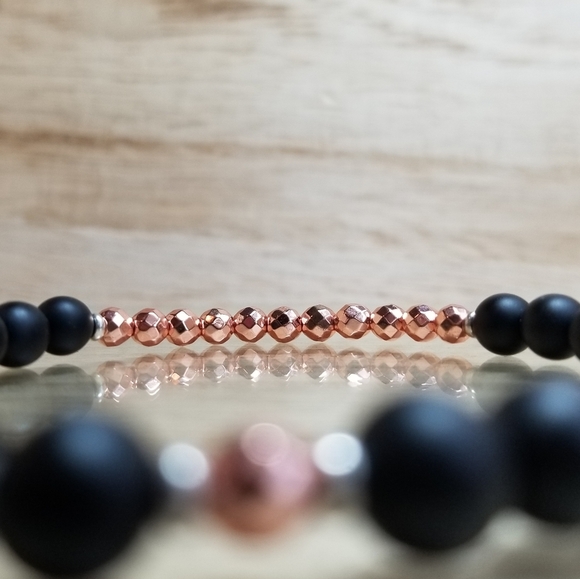 Rose Gold & Black Onyx Gemstone Stretch Bracelet - Picture 6 of 7